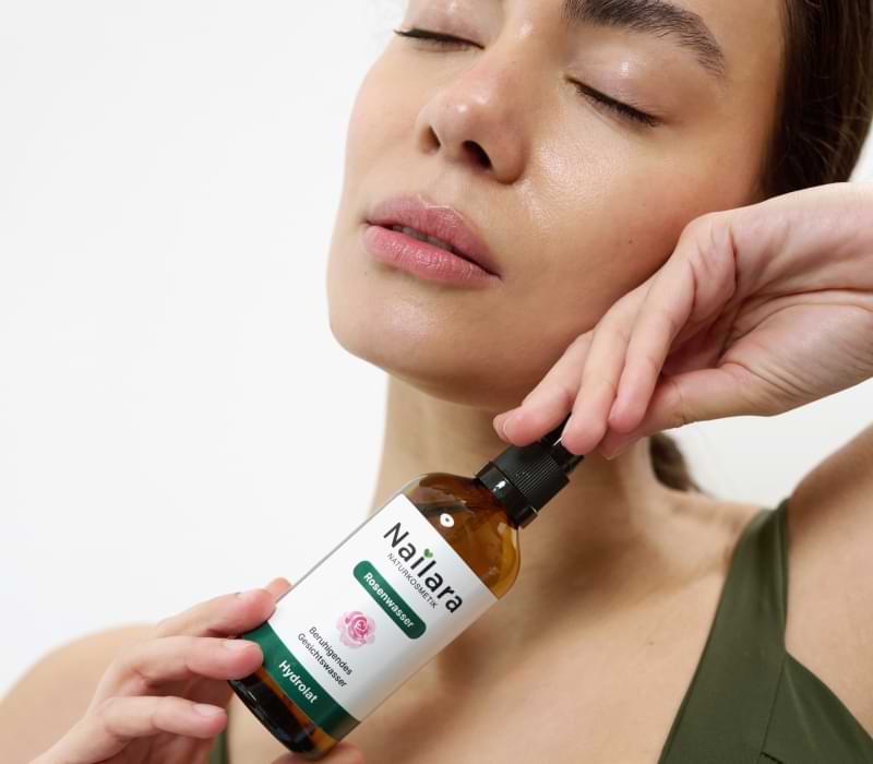 Bio Rosenwasser – Gesichtswasser aus Damaszener Rosen - Nailara® Naturkosmetik