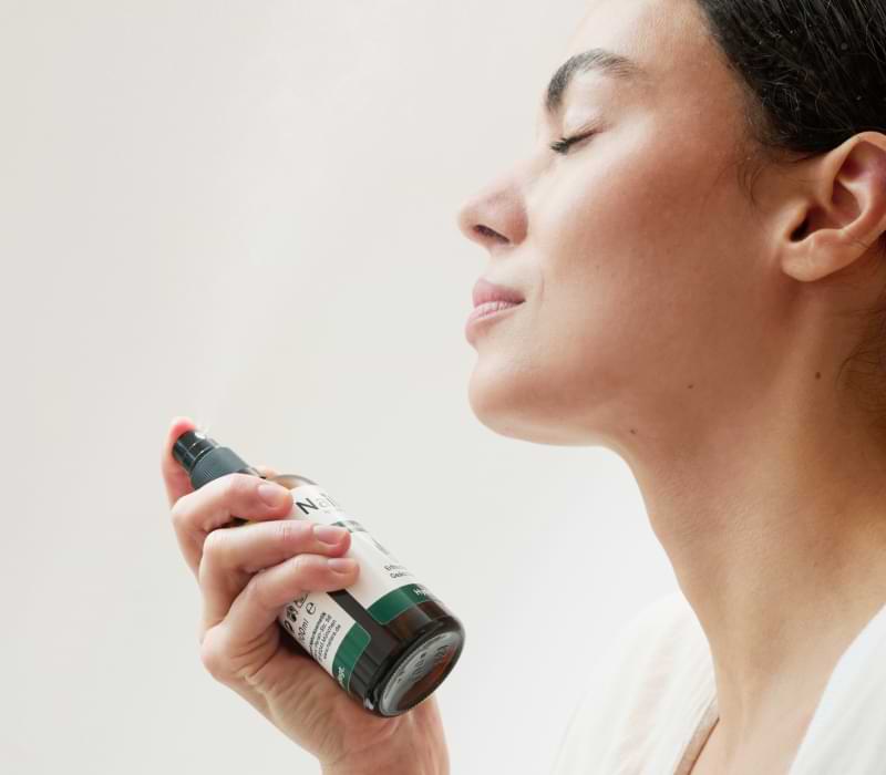 Bio Lavendelwasser –  Pflege für empfindliche & gestresste Haut - Nailara® Naturkosmetik